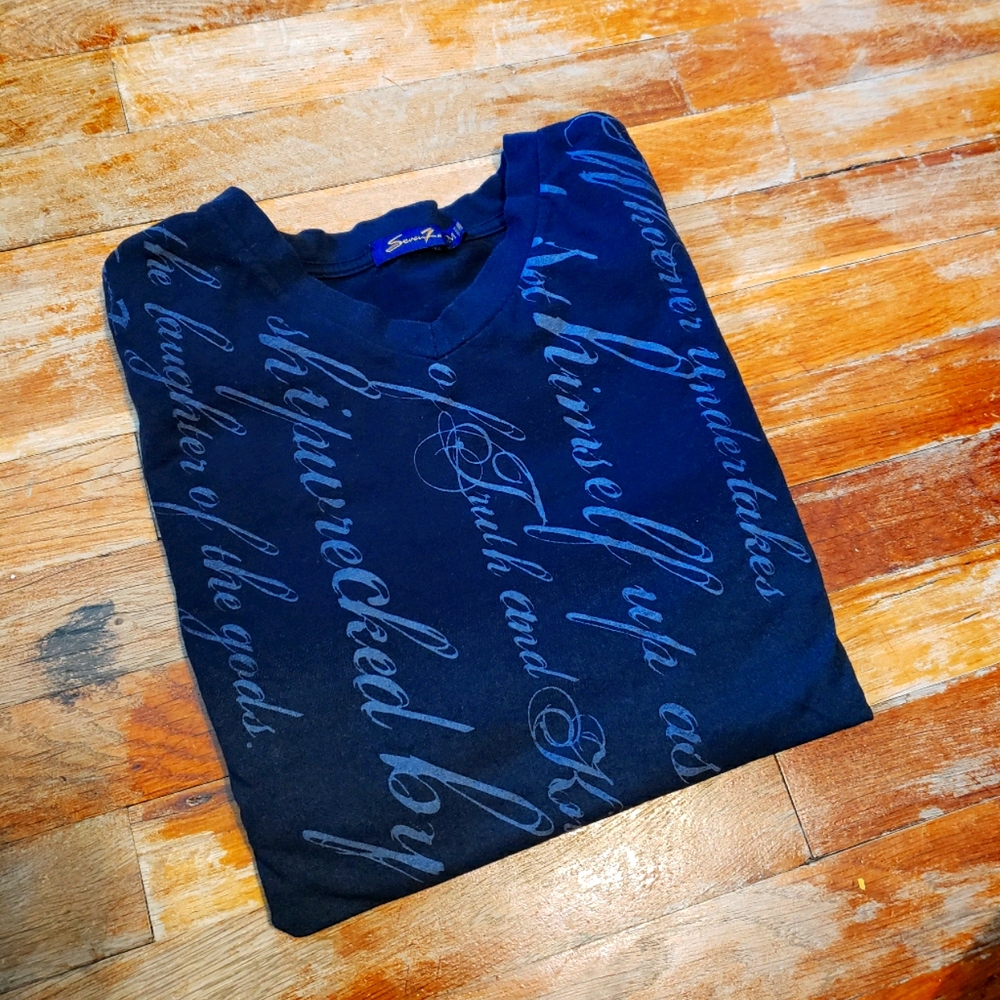 SEVEN7: V-NECK LONG SLEEVED SHIRT.